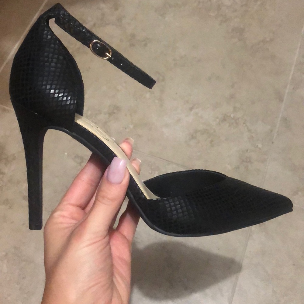 Brand new Jessica Simpson pumps ankle strap